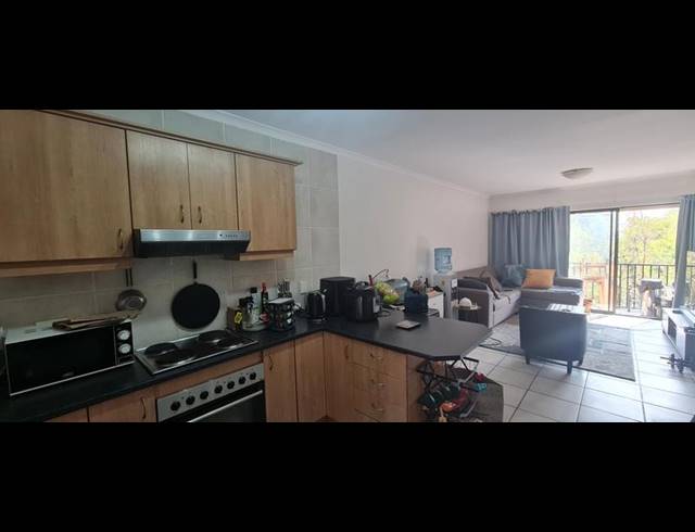 2 BEDROOM APARTMENT FOR SALE IN BURGUNDY ESTATE
